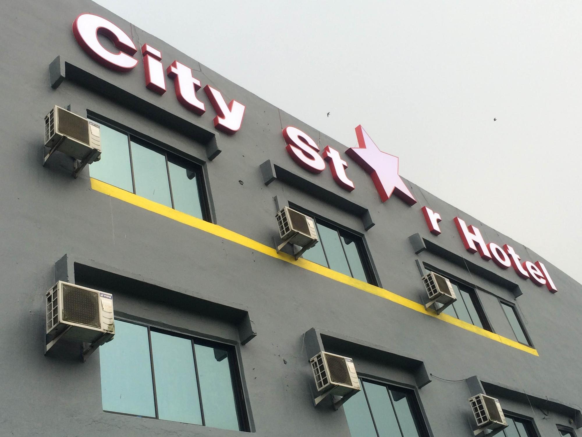 City Star Hotel Kulai Kültér fotó